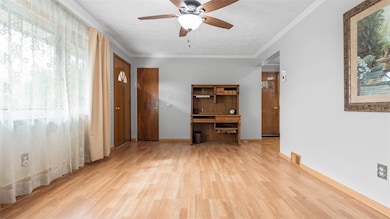 203 Burch Dr, Coraopolis, PA 15108 - photo 4