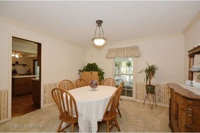 5N316 Oak Rd unit 2, Saint Charles, IL 60175 - photo 4