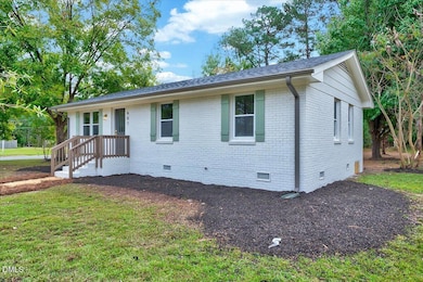 601 W Walnut St, Selma, NC 27576 - photo 3