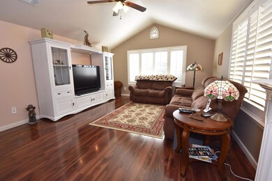 1039 Iris Cir, Central Point, OR 97502 - photo 6