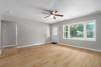1406 E Locust St-6