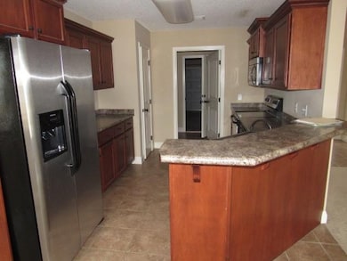 208 Victorian Lake Dr, Brunswick, GA 31525 - photo 5