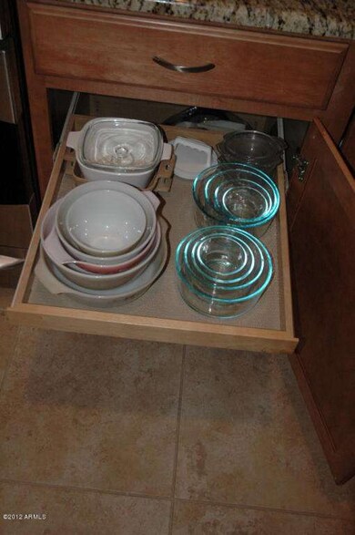 Kitchen Cabinet Pull Out Drawers