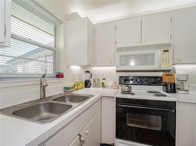 2800 Indian River Blvd unit 4, Vero Beach, FL 32960 - photo 7