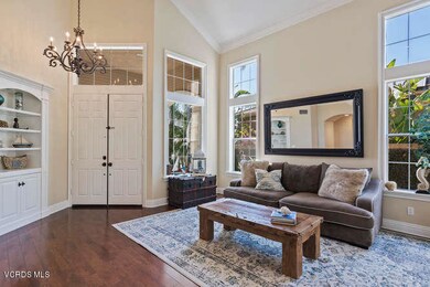 3441 Country Haven Cir-small-005-002-Liv