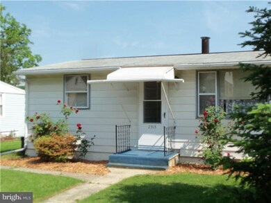 2313 Mckinley Ave, Reading, PA 19609 - photo 2