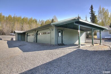 Carport & Garage