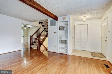 6022 Tree Swallow Ct, Columbia, MD 21044 - photo 2