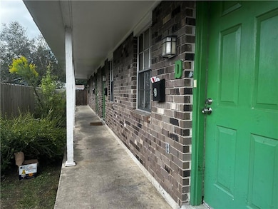 588 Oak Ave unit B, Harahan, LA 70123 - photo 2