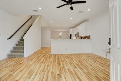 5317 Chennault Rd unit A / B, Houston, TX 77033 - photo 4