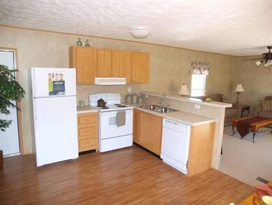 ImgTour_Kiss%20Kitchen%201