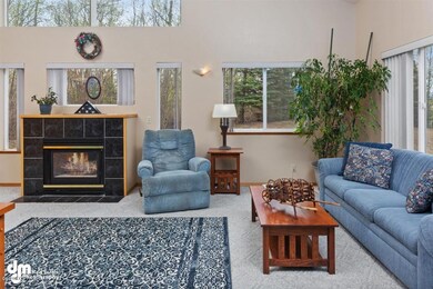 06-Living Room_DMD_6666