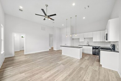 9705 Beckley St, Houston, TX 77088 - photo 4