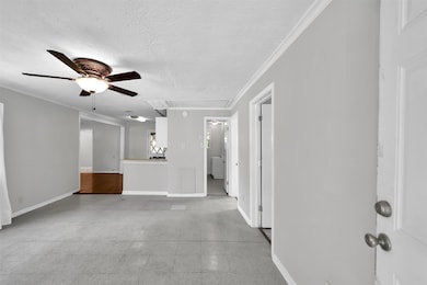 411 S Walnut St, Tomball, TX 77375 - photo 3