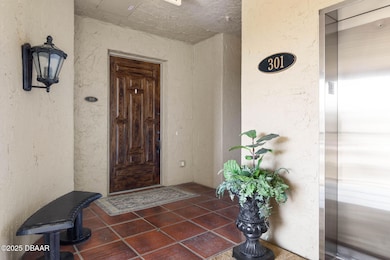 4-web-or-mls-110 Clubhouse Dr #301-4