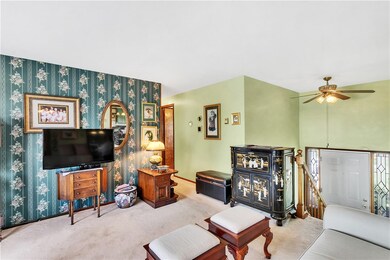 532 Valley View Rd, Eighty Four, PA 15330 - photo 3