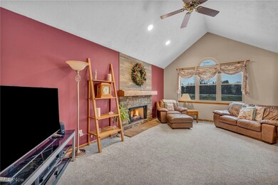 27022 Valeside Ln, Olmsted Falls, OH 44138 - photo 5