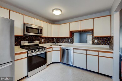 4 Lyon Ln unit 19E, Franklin Park, NJ 08823 - photo 4
