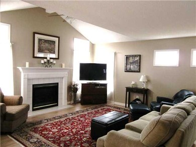 Great Room Stunning Great Room w/laminate floors, 