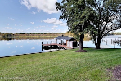 7 - Private dock with bar