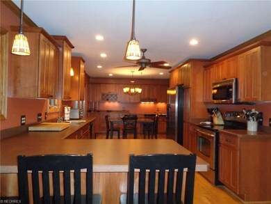 8045 Monterey Dr, Willoughby, OH 44094 - photo 6