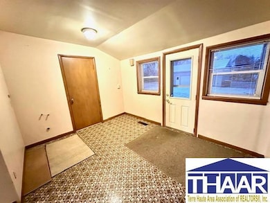 4376 E Gross Dr, Terre Haute, IN 47802 - photo 4