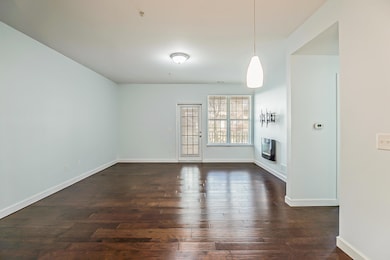 922 W Summerfield Glen Cir unit 110, Ann Arbor, MI 48103 - photo 6