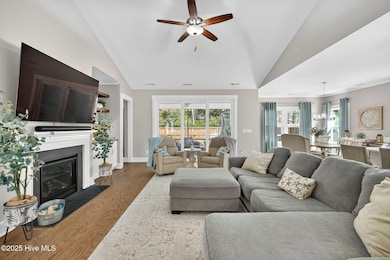 Living Room.2 - 447 Beaumont