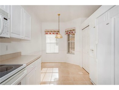 Light and Bright Morning Room/Eat-In Kitchen Area