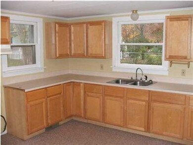 512 Foreman St, Lowell, MI 49331 - photo 5