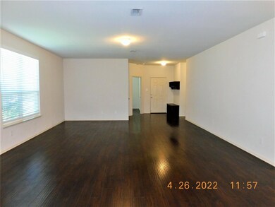 SPACIOUS LIVING AREA