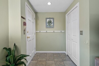 161 Flower Ln unit 8, Dracut, MA 01826 - photo 3