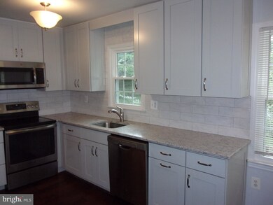 2989 Cashel Ln, Vienna, VA 22181 - photo 4