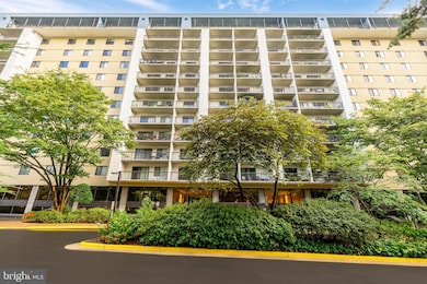 Lakeside Plaza Condominium unit 1130, Baileys Crossroads, VA 22041 - photo 2