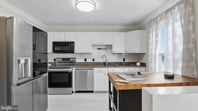 10748 Hollaway Dr, Upper Marlboro, MD 20772 - photo 7