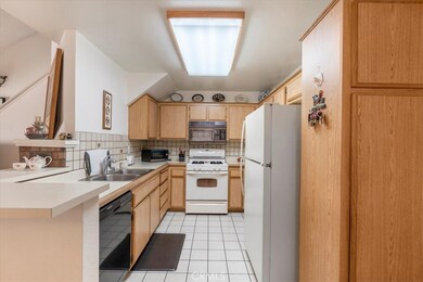 918 W Arrow Hwy unit A, Upland, CA 91786 - photo 7