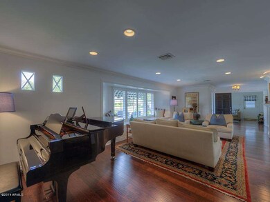 005_Living Room