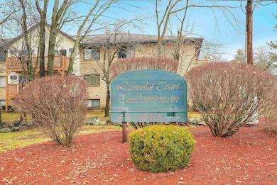 6 Lancelot Ct unit 2, Salem, NH 03079 - photo 5