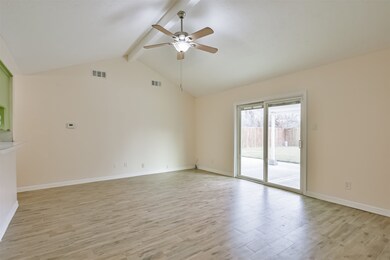 10102 Kirkglen Dr, Houston, TX 77089 - photo 6