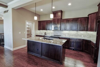 Loads of Cabinets Space in this Kitchen w/walk-in 