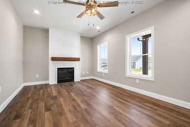 248 Lenore Cir, Fraziers Bottom, WV 25082 - photo 3