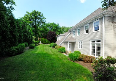 44 Hawthorne St N, Greenwich, CT 06831 - photo 2