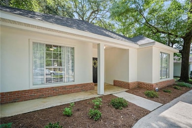 909 Wesley Ave, Mobile, AL 36609 - photo 4