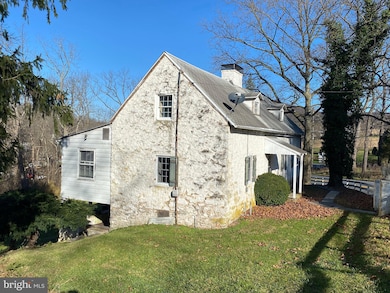 1318 Manatawny Rd, Boyertown, PA 19512 - photo 3