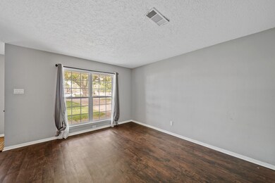 1101 Southbend Dr, Alvin, TX 77511 - photo 6