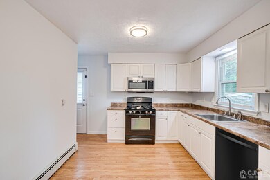 47 Wisteria St, Edison, NJ 08817 - photo 5