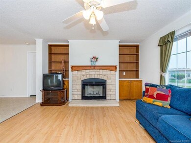 275 Lamonda Dr, Hendersonville, NC 28792 - photo 6