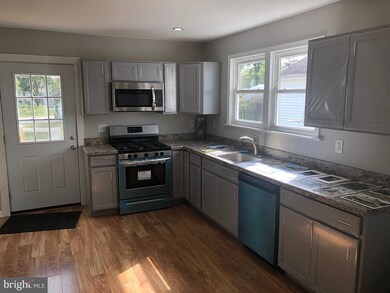 24 Hanover St, Pemberton, NJ 08068 - photo 2