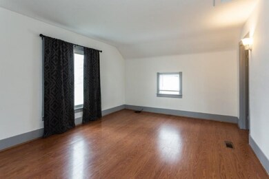 07_6627BerrienStreetE_178_PrimaryBedroom