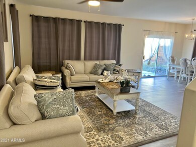 LAKEVIEW LIVING ROOM 4